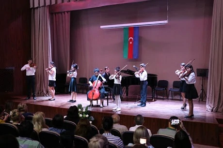 Bakı şəhəri Rauf Hacıyev adına 15 nömrəli Onbirillik Musiqi Məktəbi